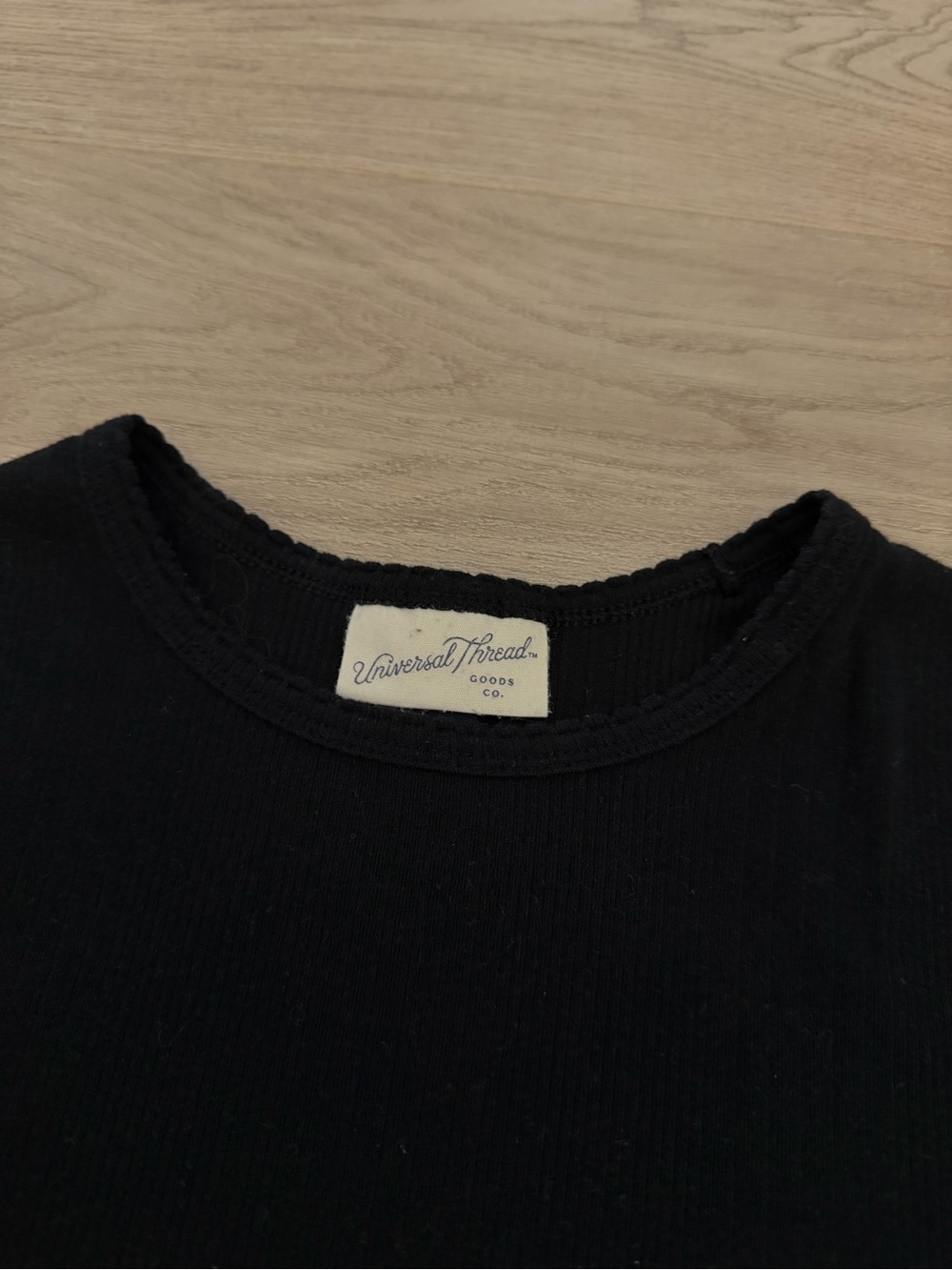Universal Thread Black Ribbed Crewneck Tee - Picture 3 of 6